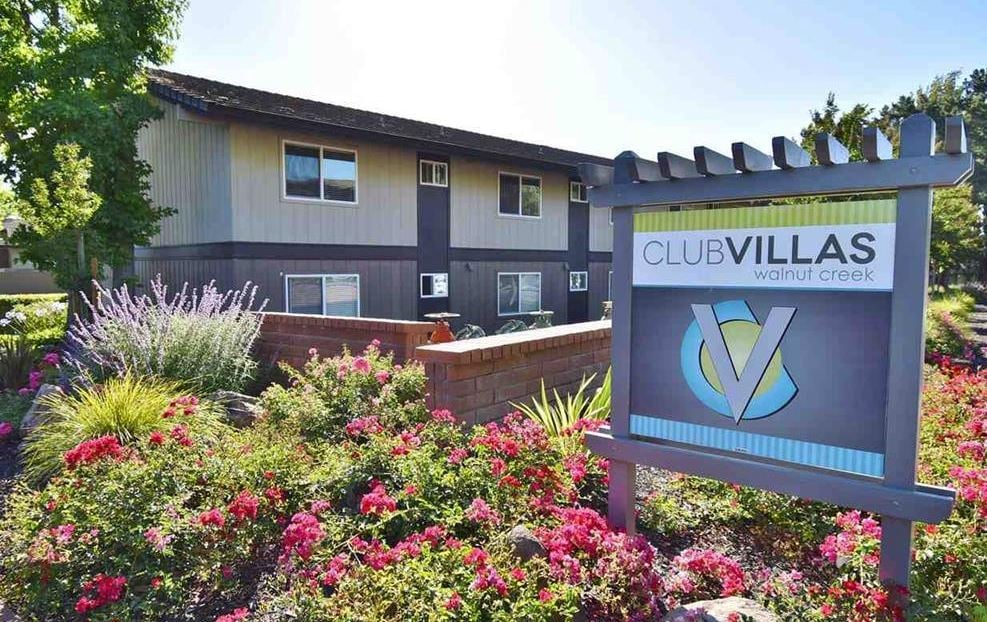 Remodeled Ground Level Unit in Club Villas!