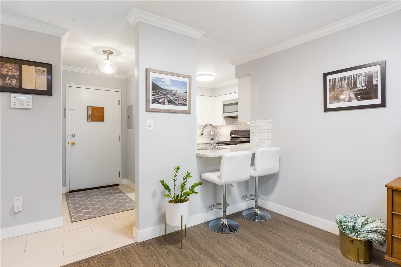 102-3051 Airey Dr
