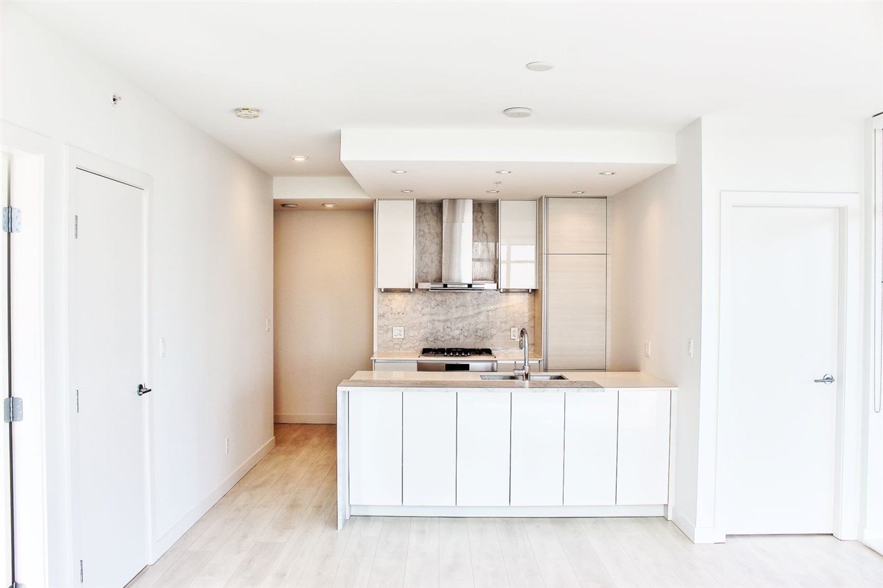 2202-6098 Station Street, Burnaby