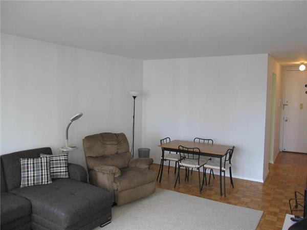 235 E 40th St, Unit 33F