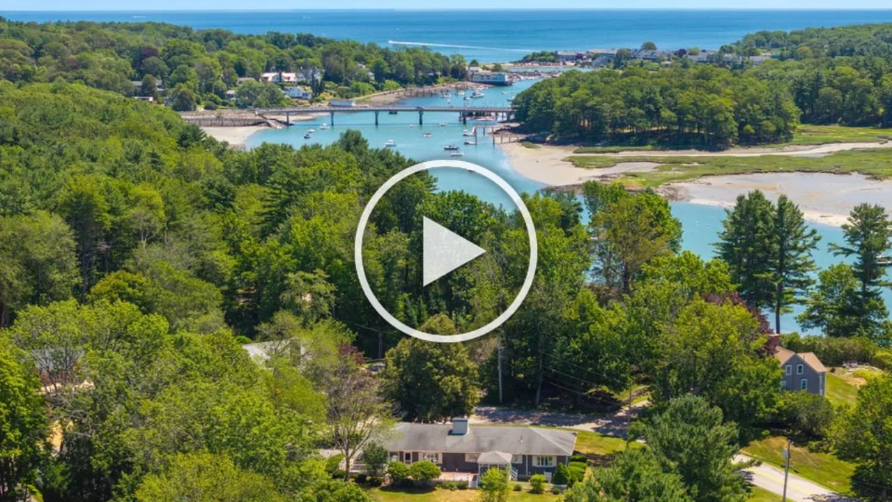 Coastal Living with York River Views