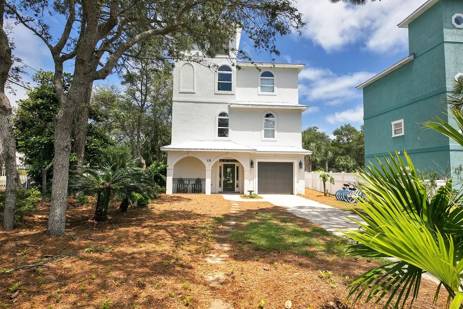 15 Beachwalk Ln