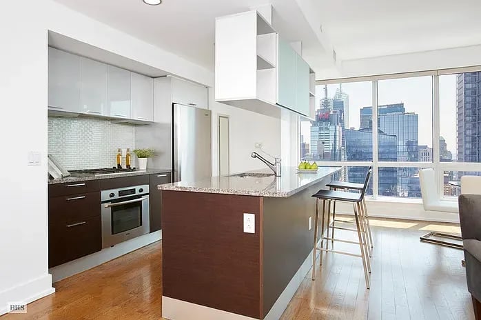 350 W 42ND ST #54G