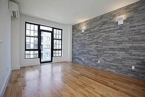 376 Franklin Avenue Unit: 2C