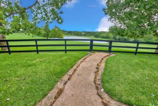 11625 FM 2447 Chappell Hill, Tx 77426