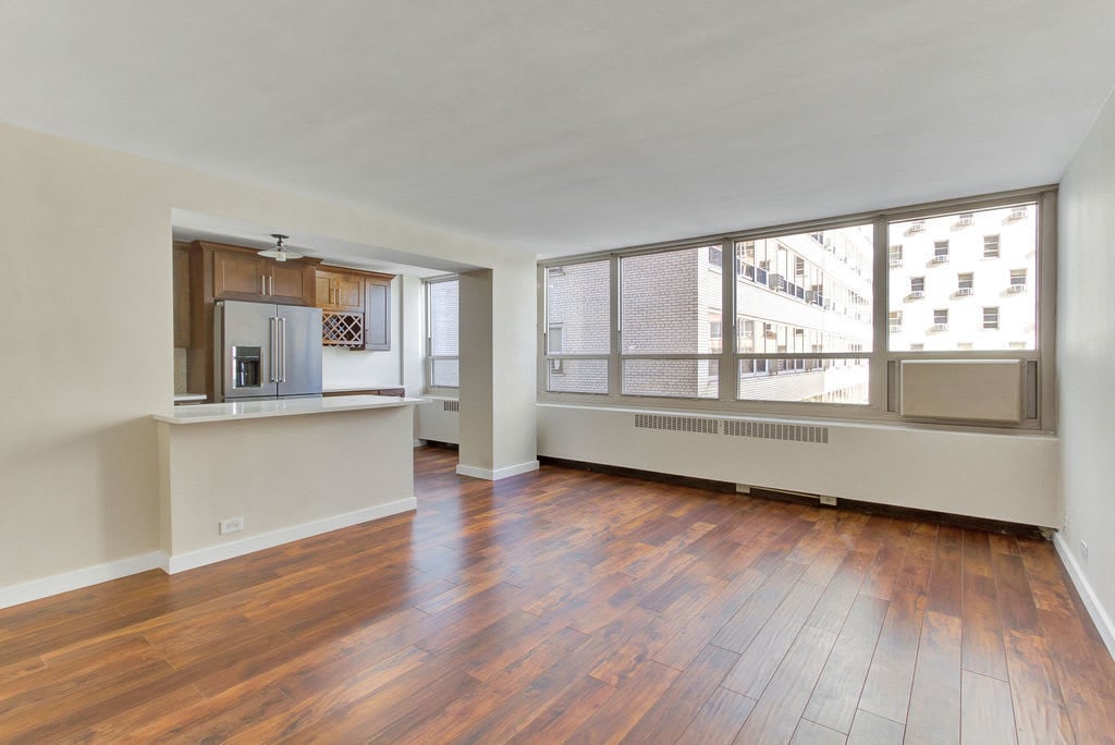 3950 N Lake Shore Dr Unit 320
