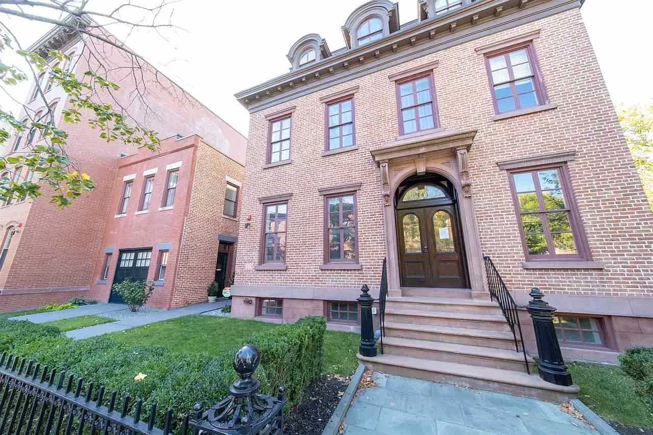 591 Jersey Ave Unit 3