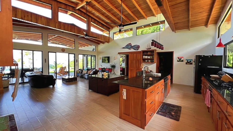 3 bedroom Whitewater Ocean View Home Above Matapalo Beach