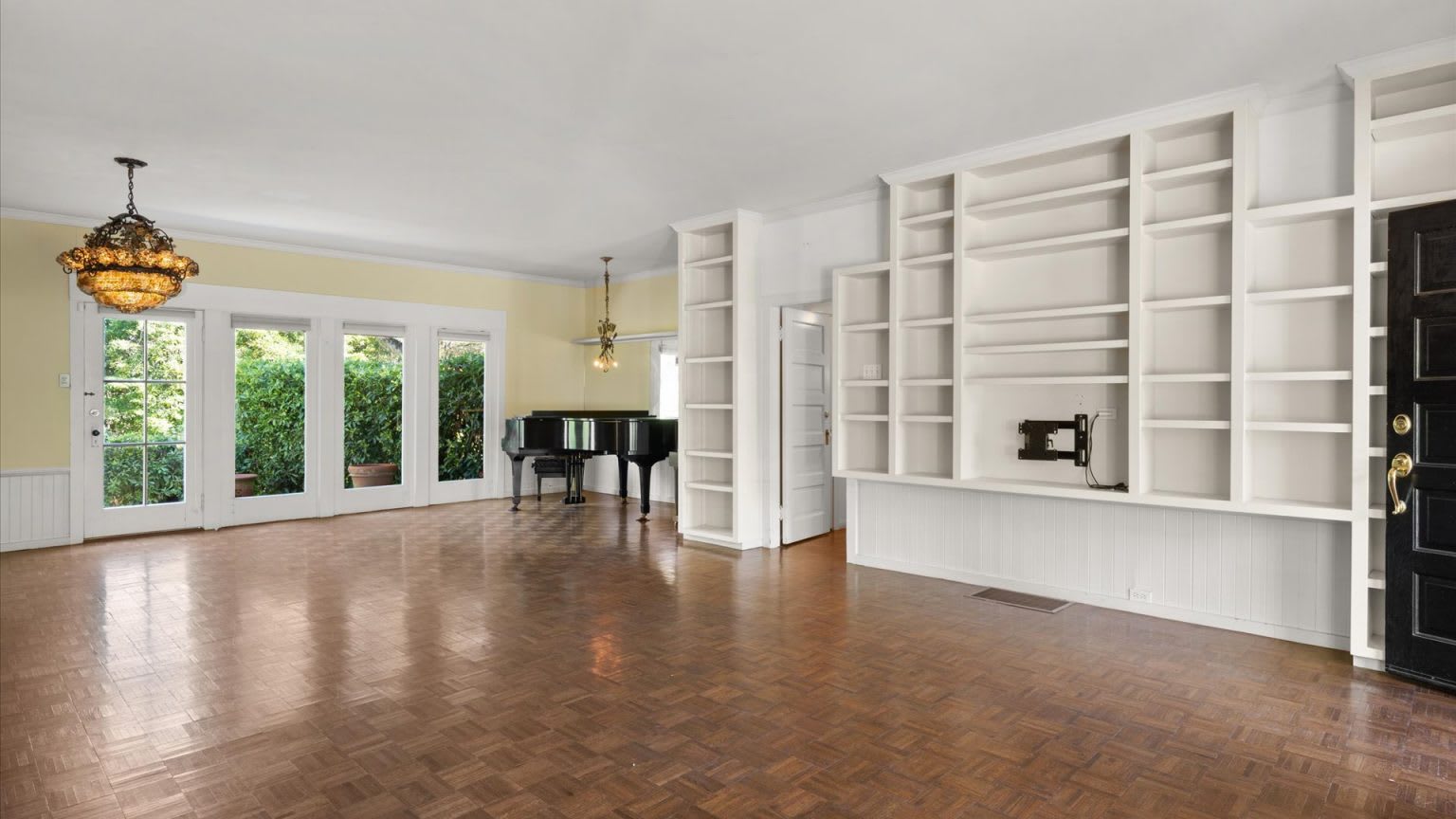 1444 School House Rd