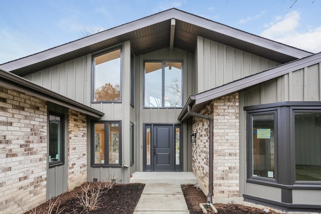 3118 RIVER FALLS DR