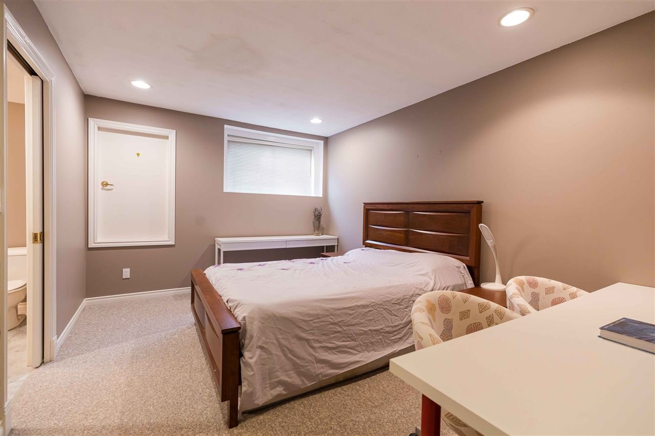 2221 Tanager Place, North Vancouver