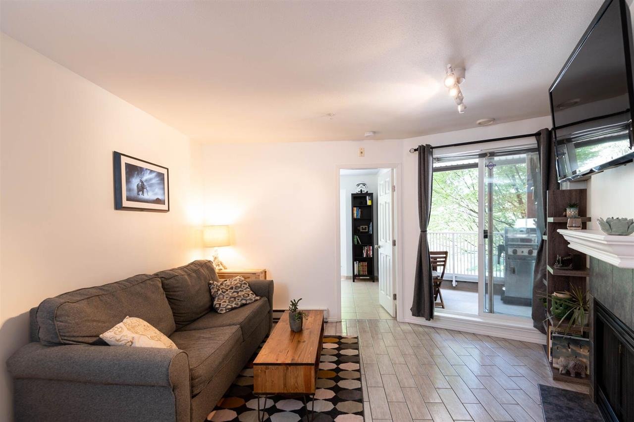 202-1688 E 8th Ave
