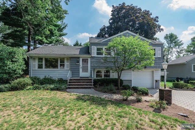 157 Hillman Ave