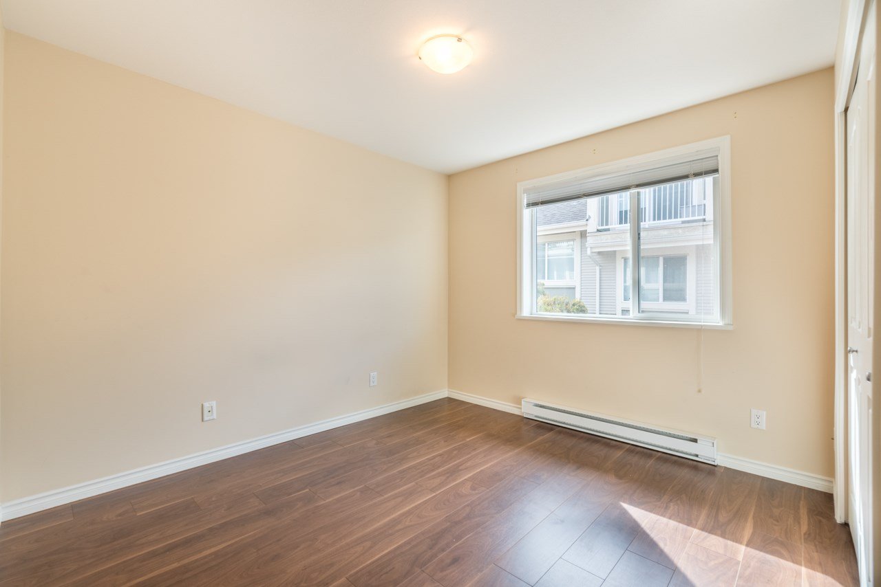 15-621 Langside Ave