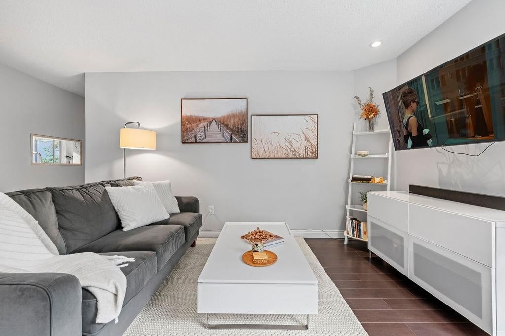 104-1345 W 4th Ave