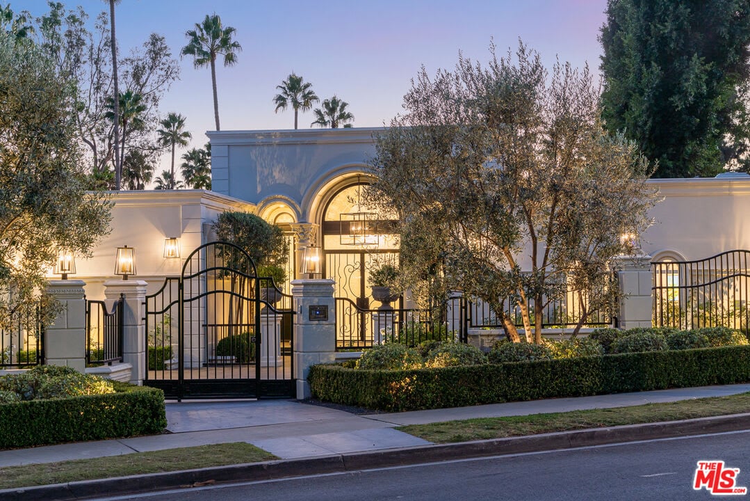 Noble Villa