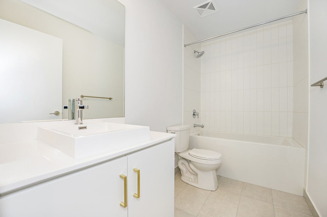 251 Manitoba St Unit: 117