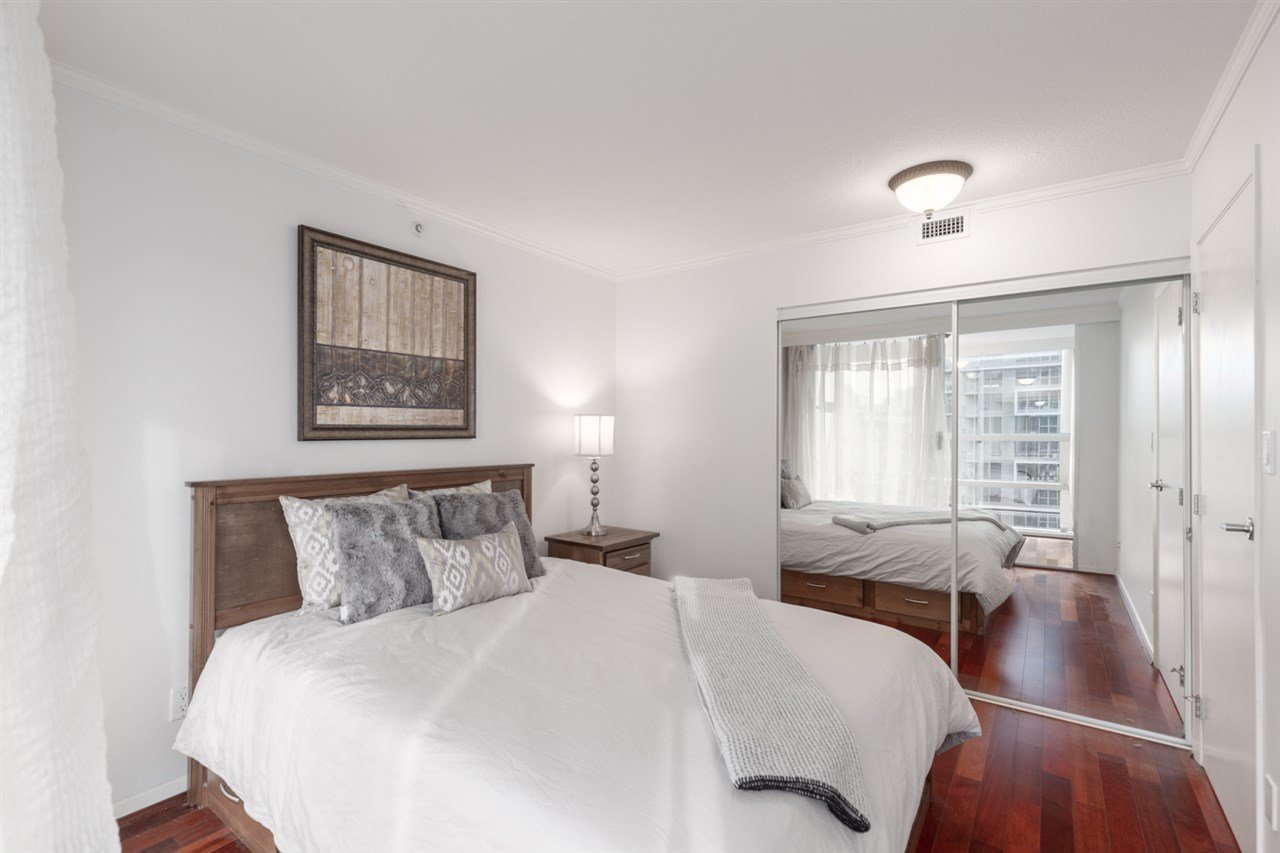 1102-1050 Burrard St
