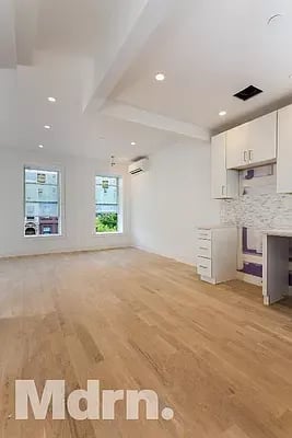 129 Quincy Street Unit: 2