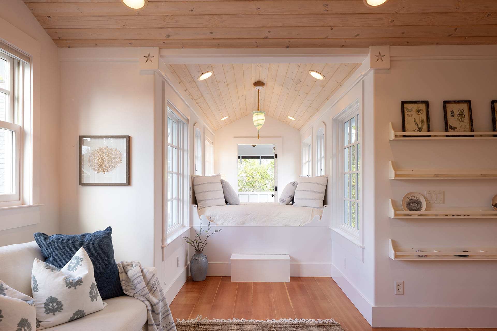Luxurious Oceanfront Living - 106 Livermore Avenue