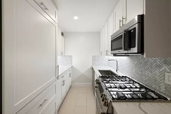 400 CENTRAL Park W Unit: 10E