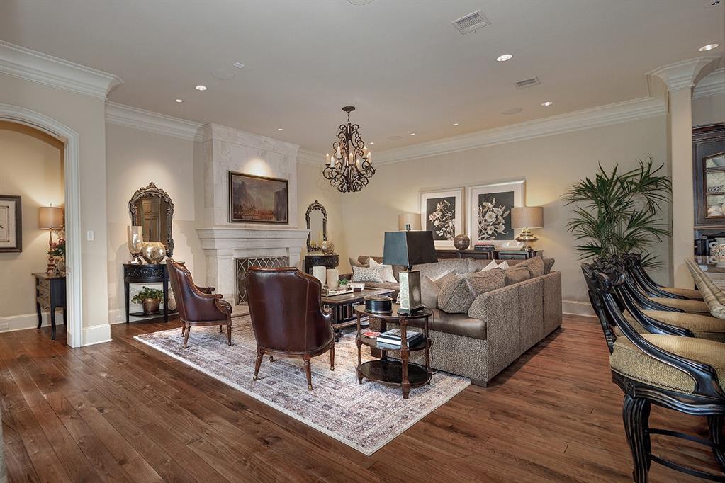 2604 Majesty Row