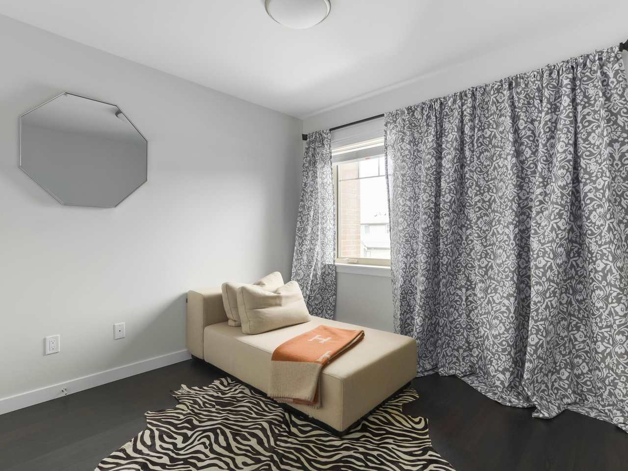 16452 25 Ave