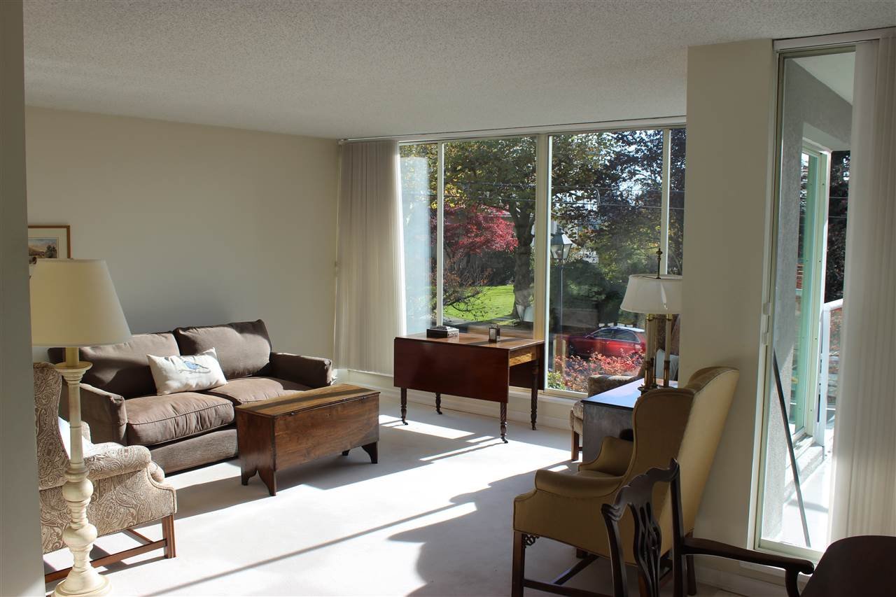 202-1455 Duchess Ave
