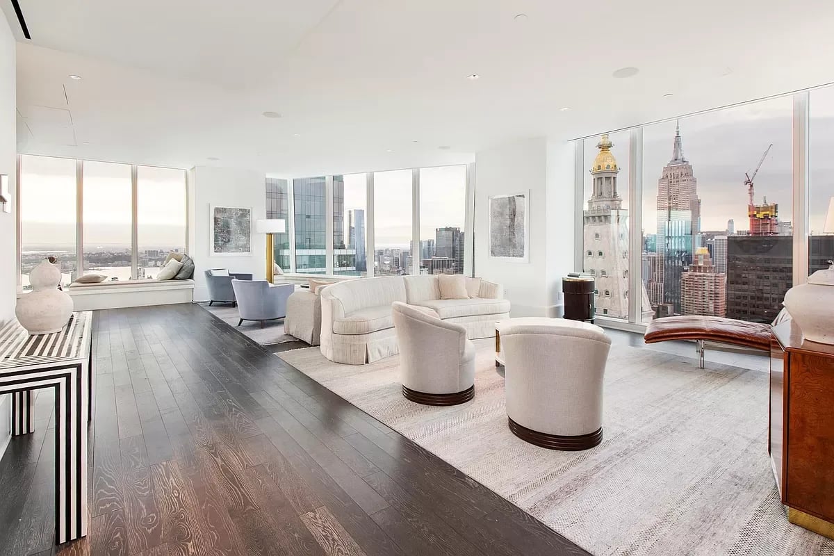 45 East 22nd Street, 34B