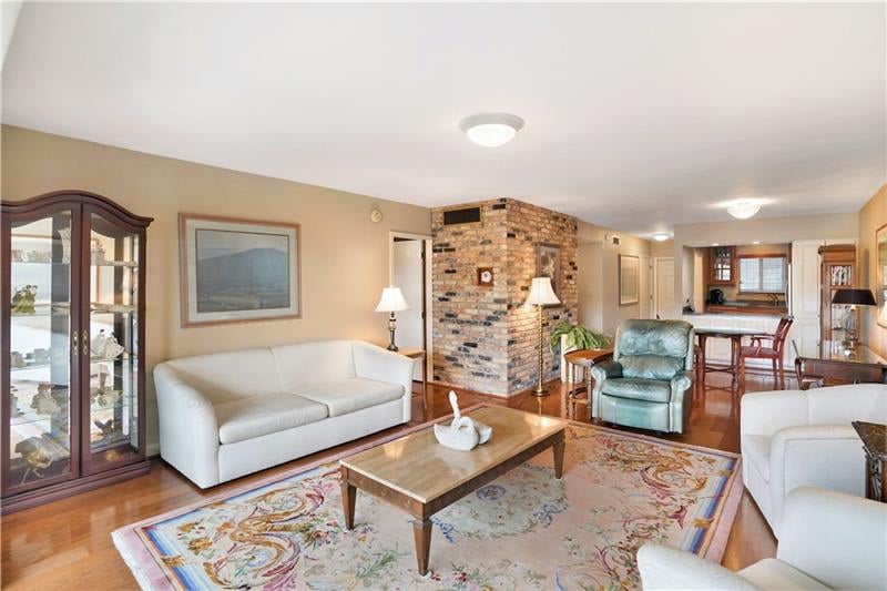 818 SE 4th St Unit #204