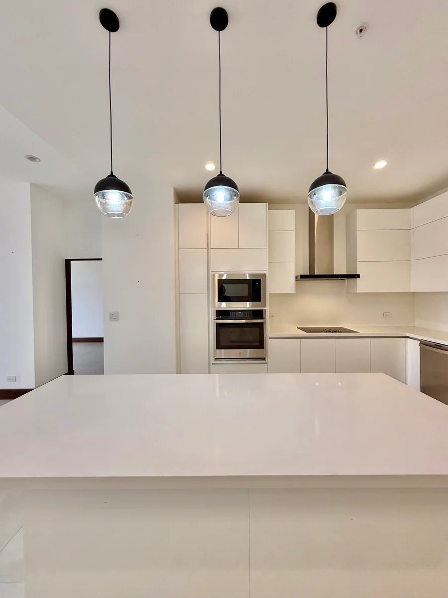 Contemporary Terrace Condo, Santa Ana, San Jose