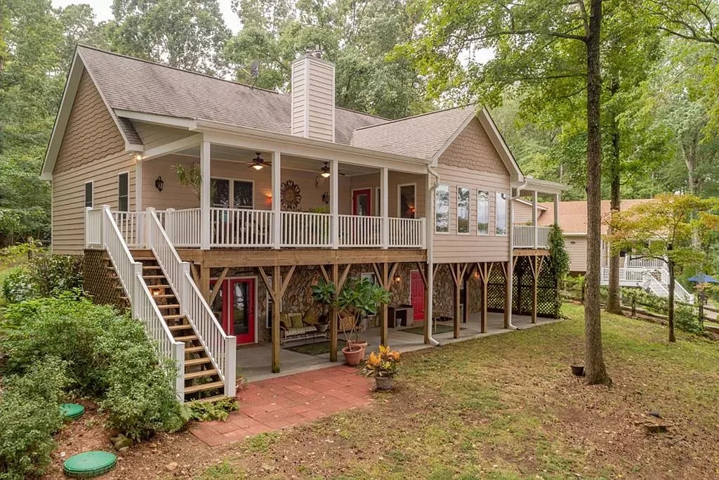 235 Shorewood Dr