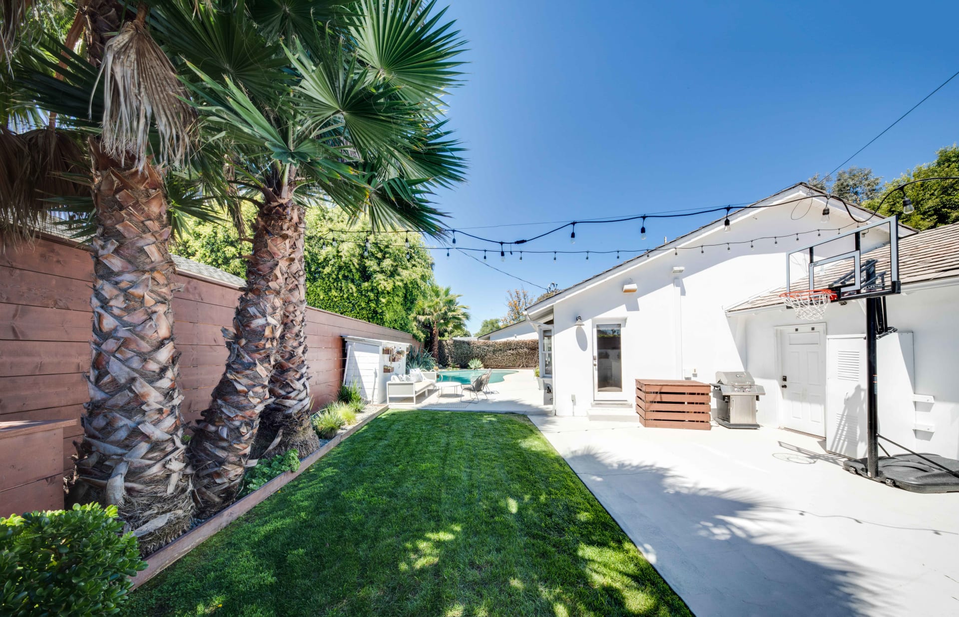 389 Mira Loma Pl