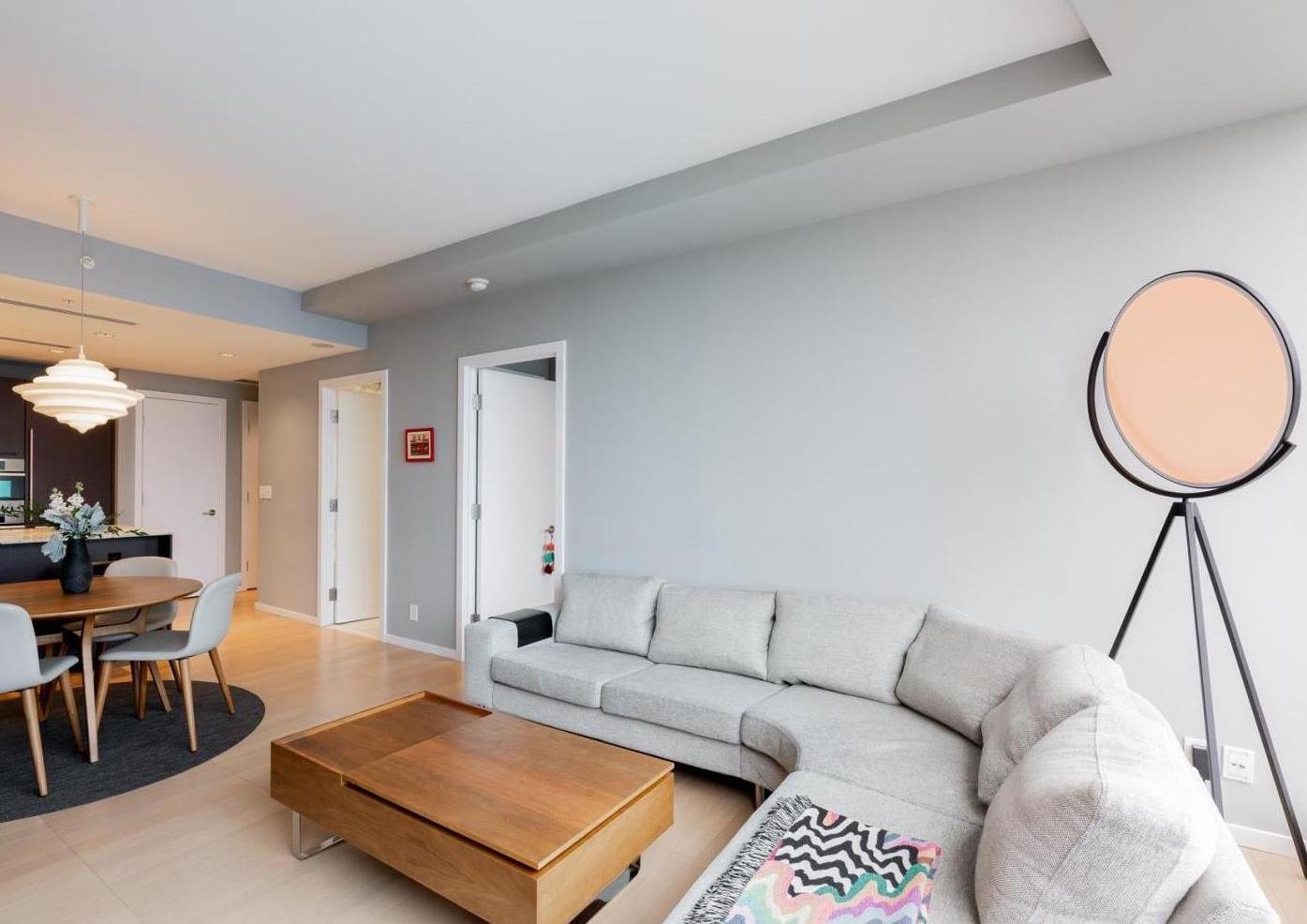 Suite 4904 -180 University Avenue