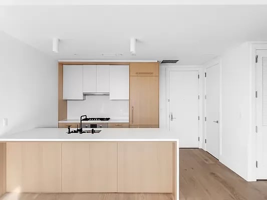 22-18 Jackson Avenue Unit: 815