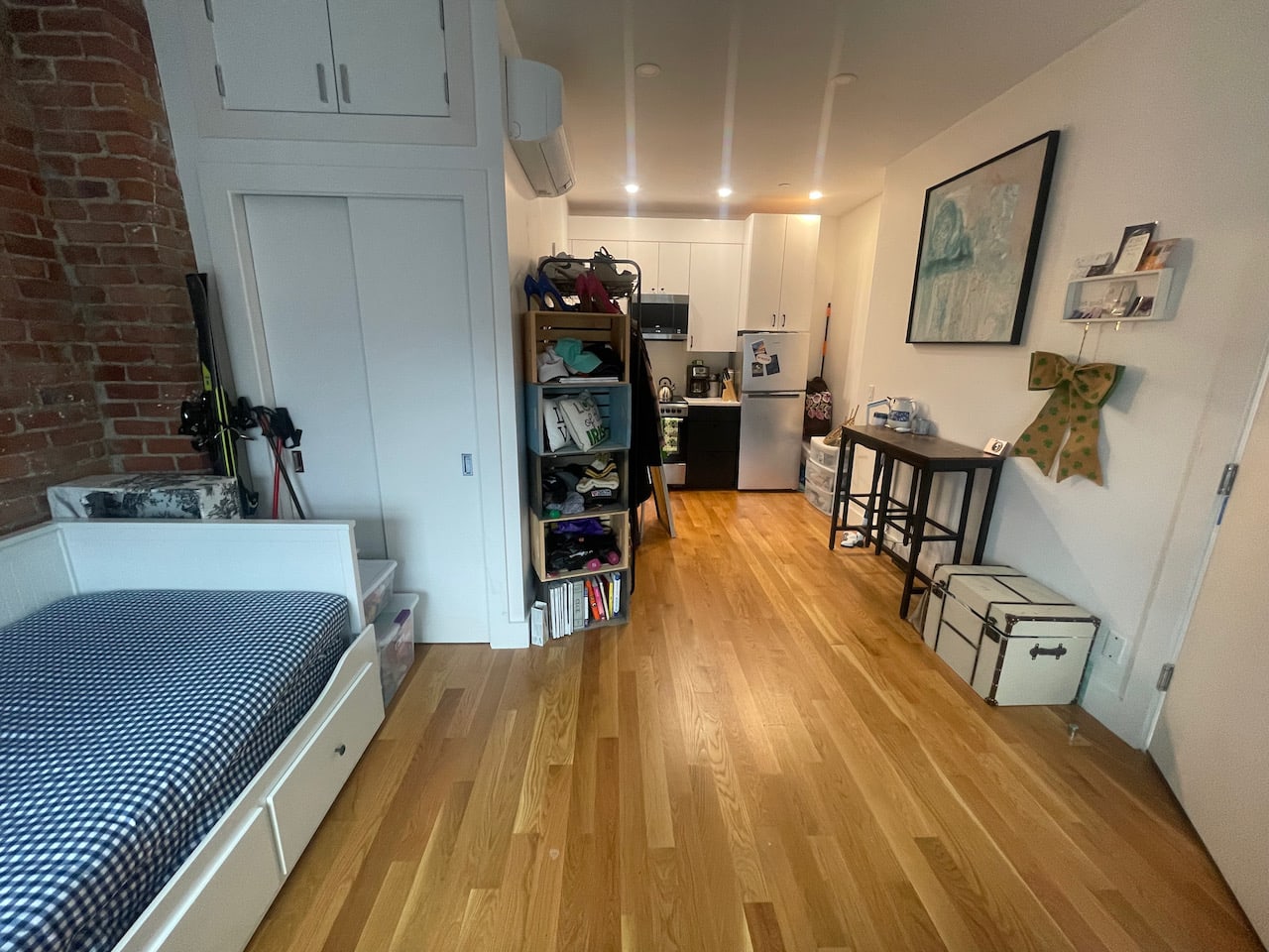 Top Floor - Gut Renovated Studio with new Kitchend & Bath - Common Laundry - Avail APRIL1