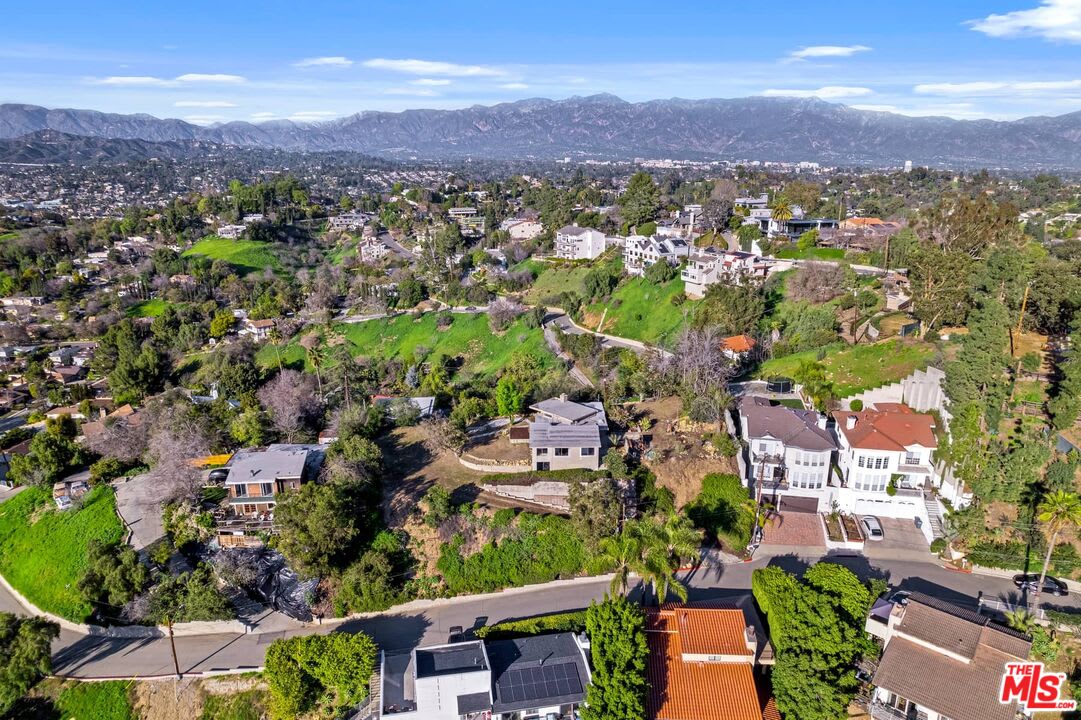 The Karl Howenstein Residence in Pasadena