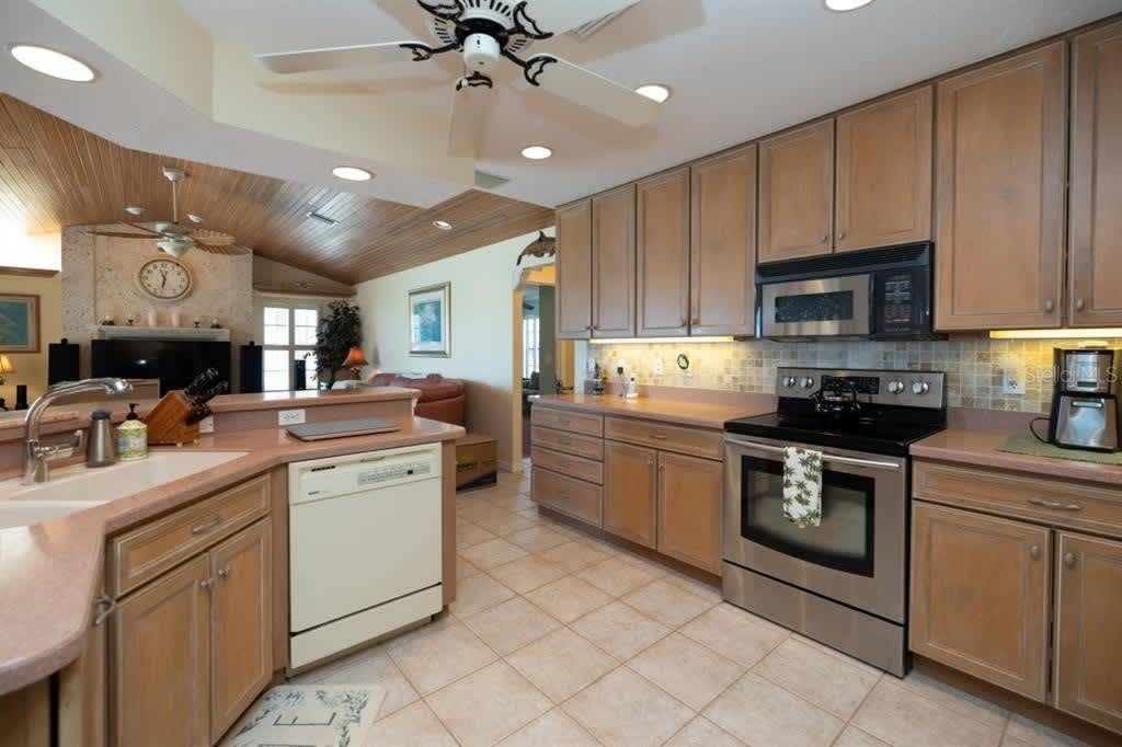 2287 Bayshore Rd