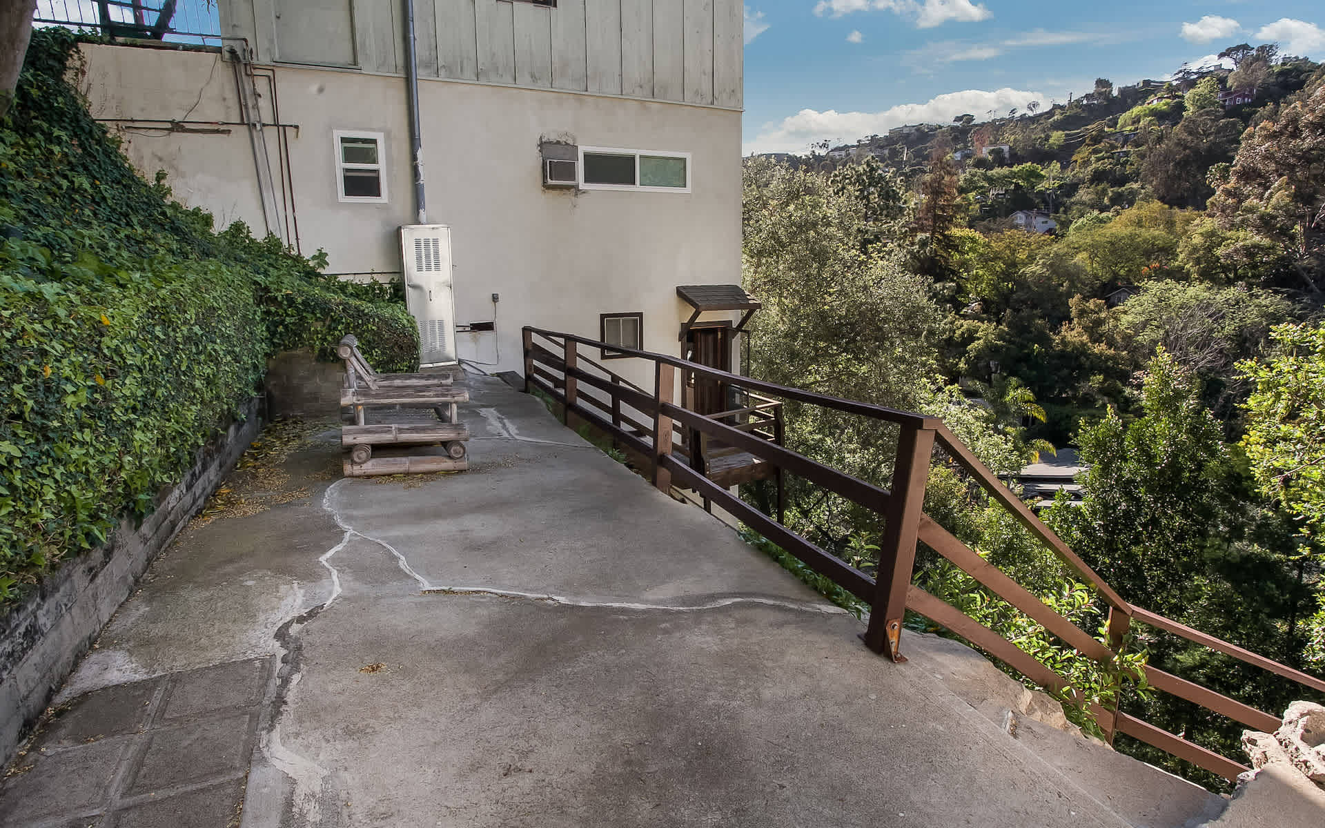 8275 Mannix Drive