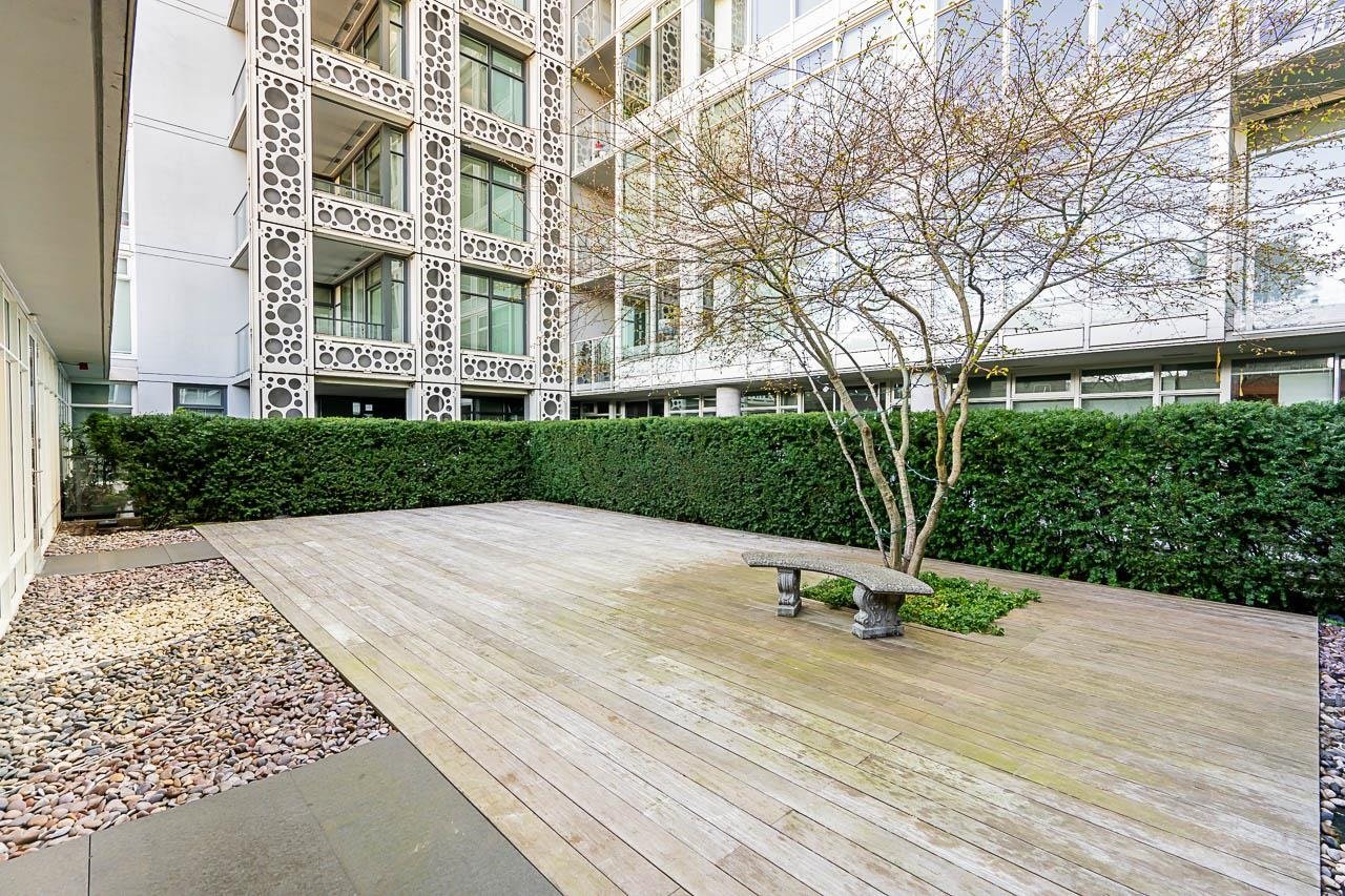 304-728 W 8th Ave