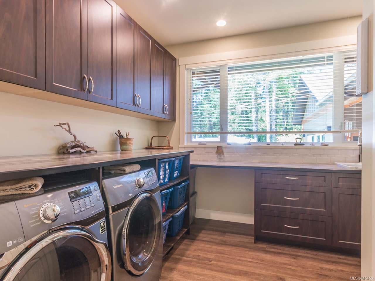 1295 Kopernick Rd