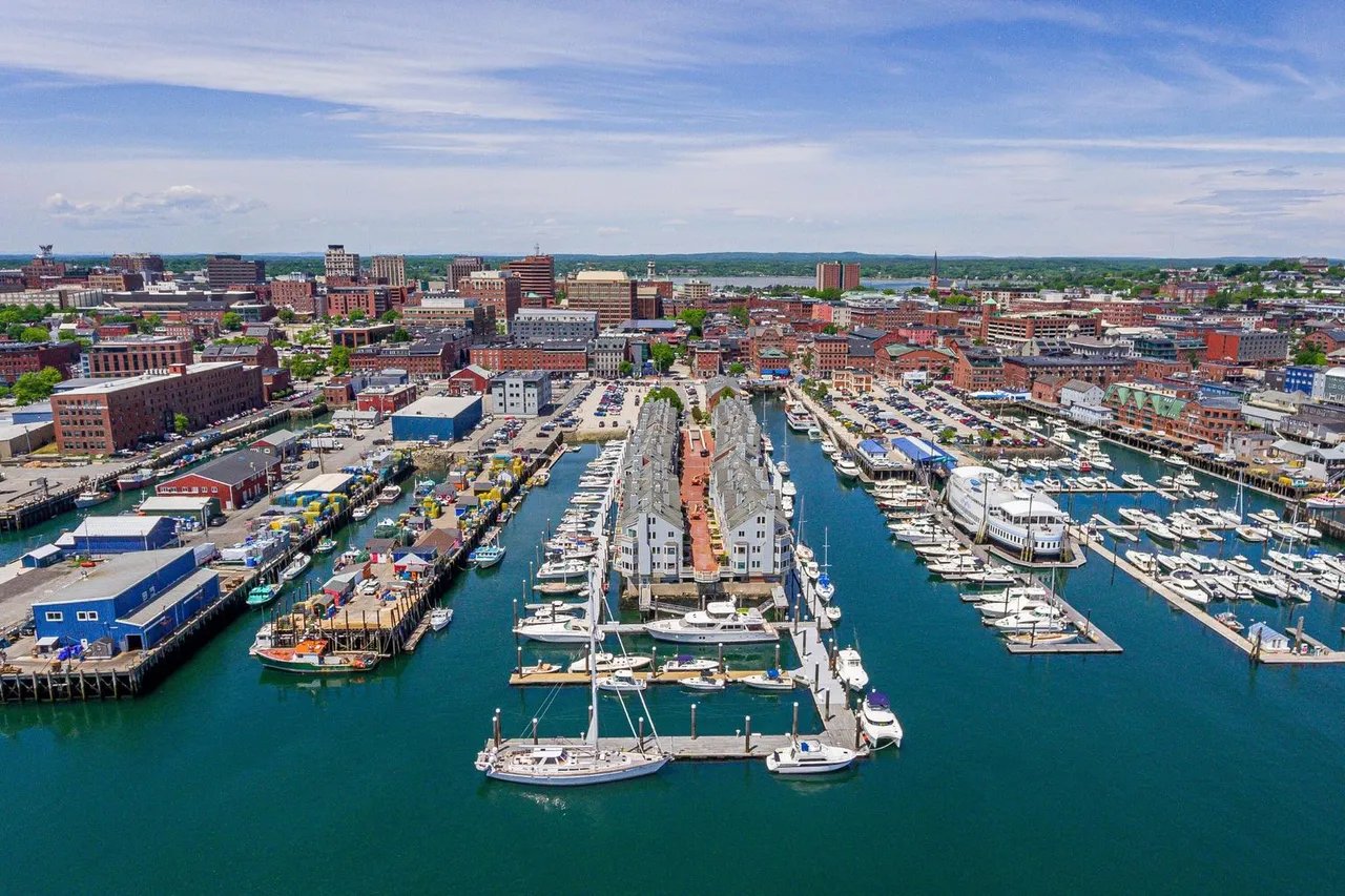 Gorgeous Greater Portland Condos & Townhouses for Sale