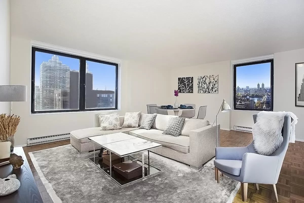 1641 Third Ave #34F