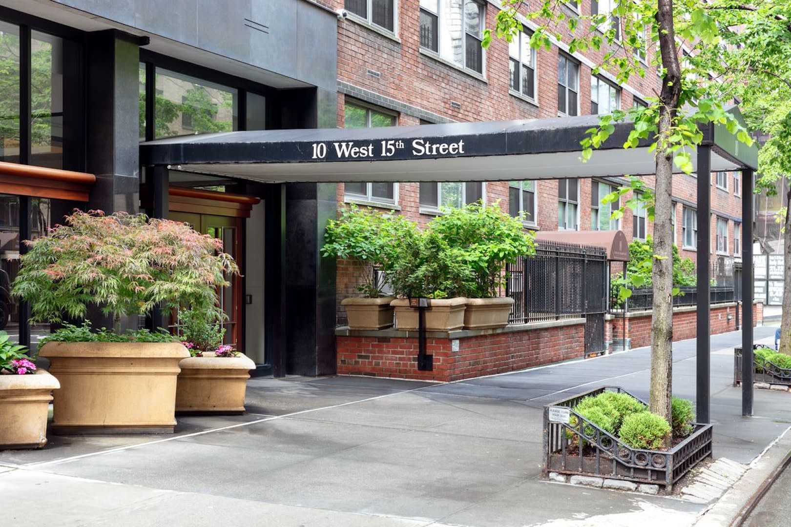 10 W 15th St Apt 528