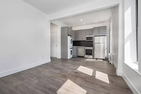 195 Franklin Street Unit: 2F
