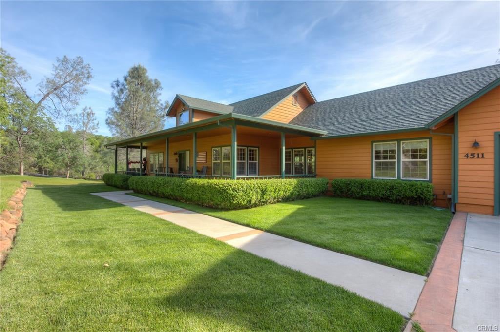 4511 Sandpiper Ln