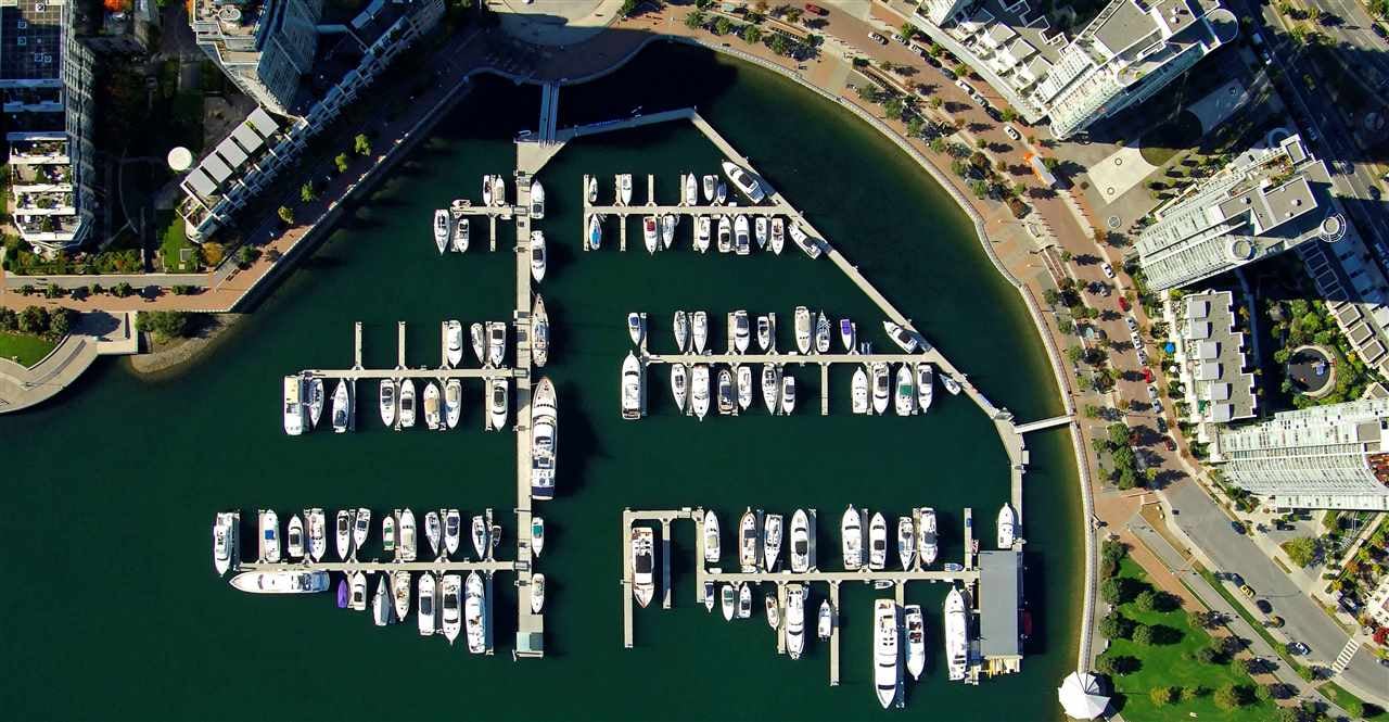 5-1088 Marinaside Cres