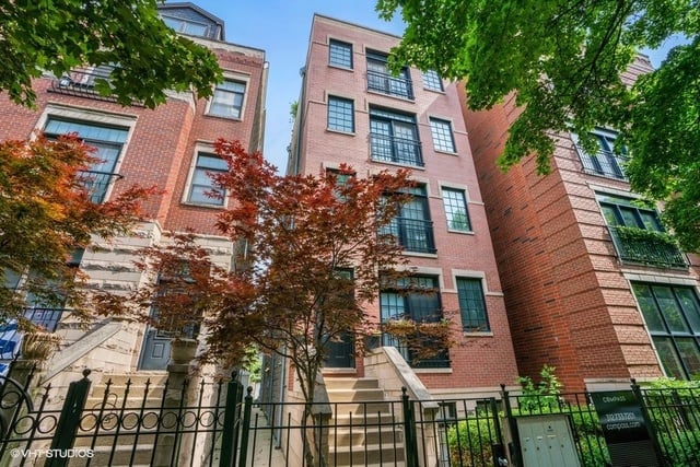 848 W Roscoe St, #3