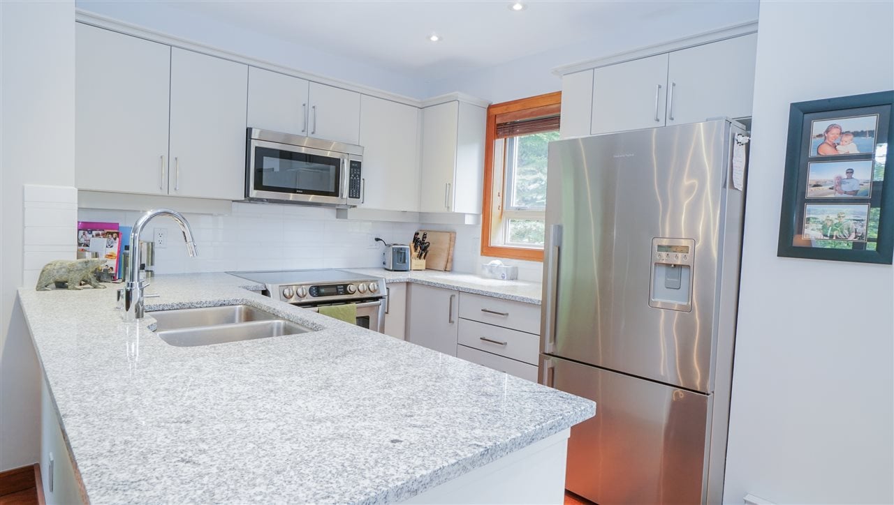 1-4661 Blackcomb Wy