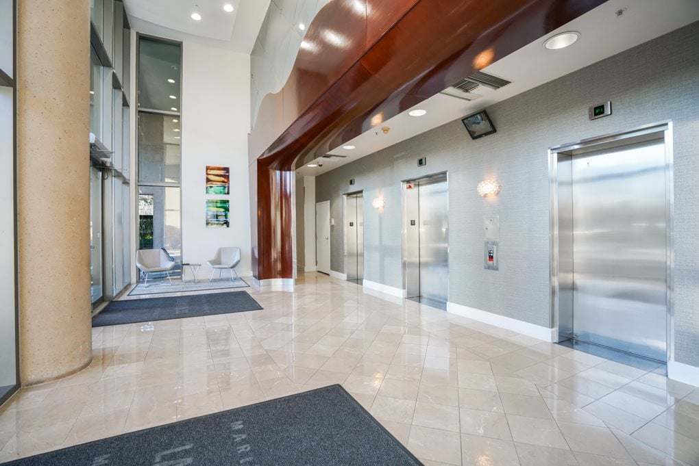 908-1009 Expo Blvd